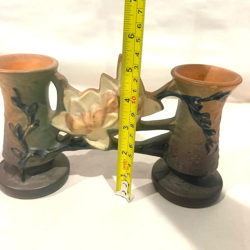 Roseville Magnolia Double Bud Vase 186-4 Art Pottery Circa 1943 Brown Glaze